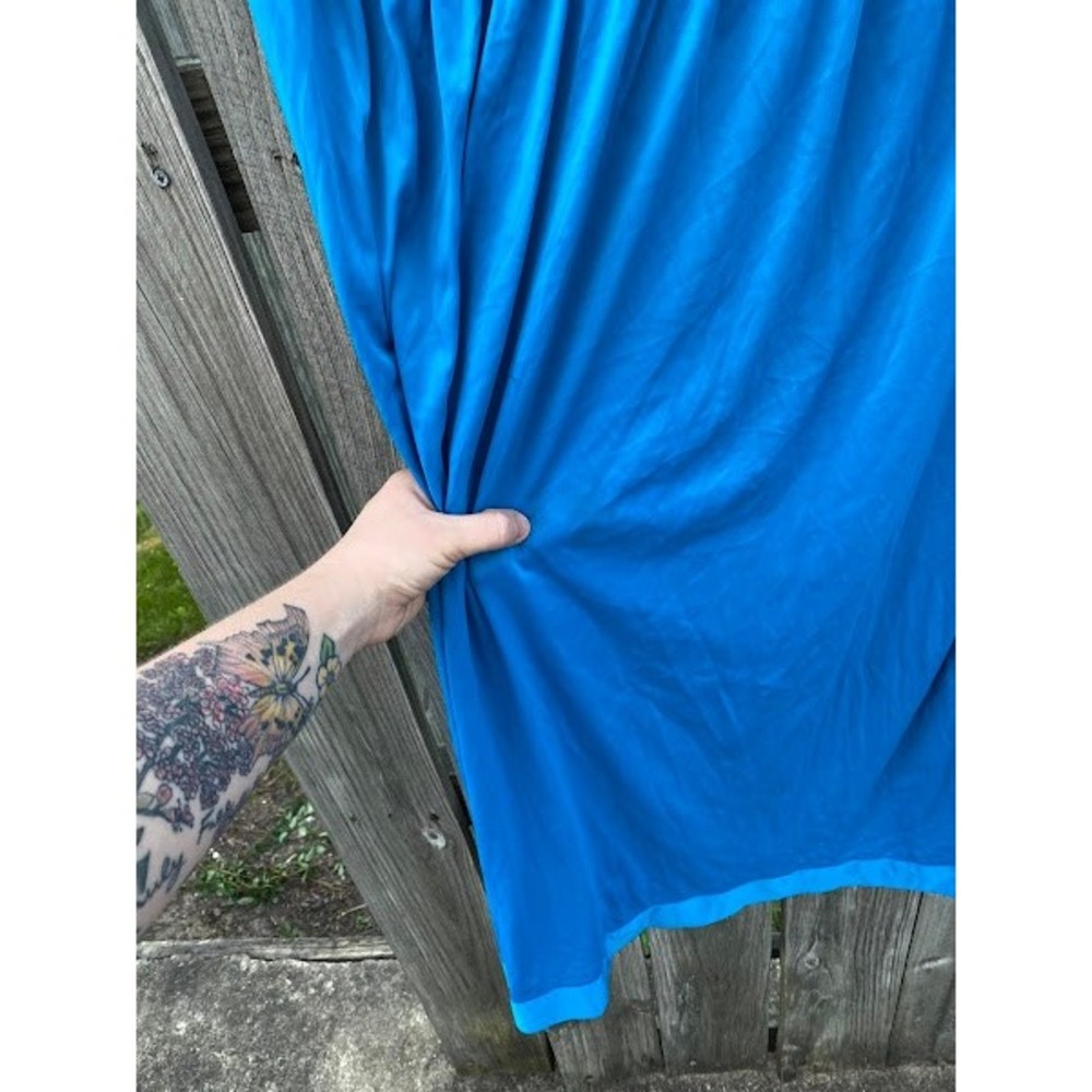 Vanity Fair Blue Sleeveless Embroidered V-Neck Nightgown 2XL 30-307 (flaws) - Picture 5 of 8